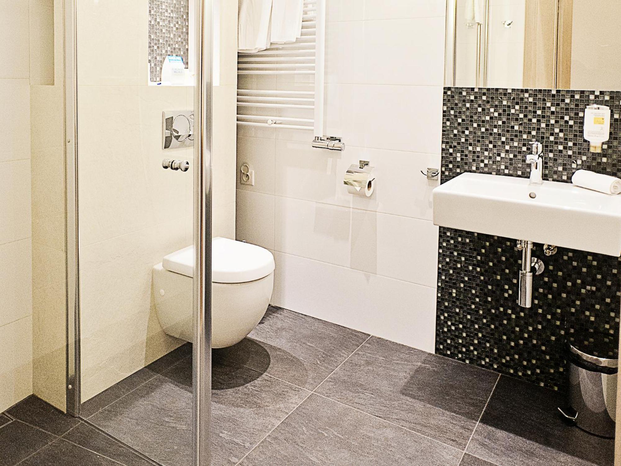 Columna Medica Hotel Lask Ruang foto