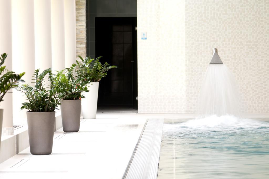 Columna Medica Hotel Lask Bagian luar foto