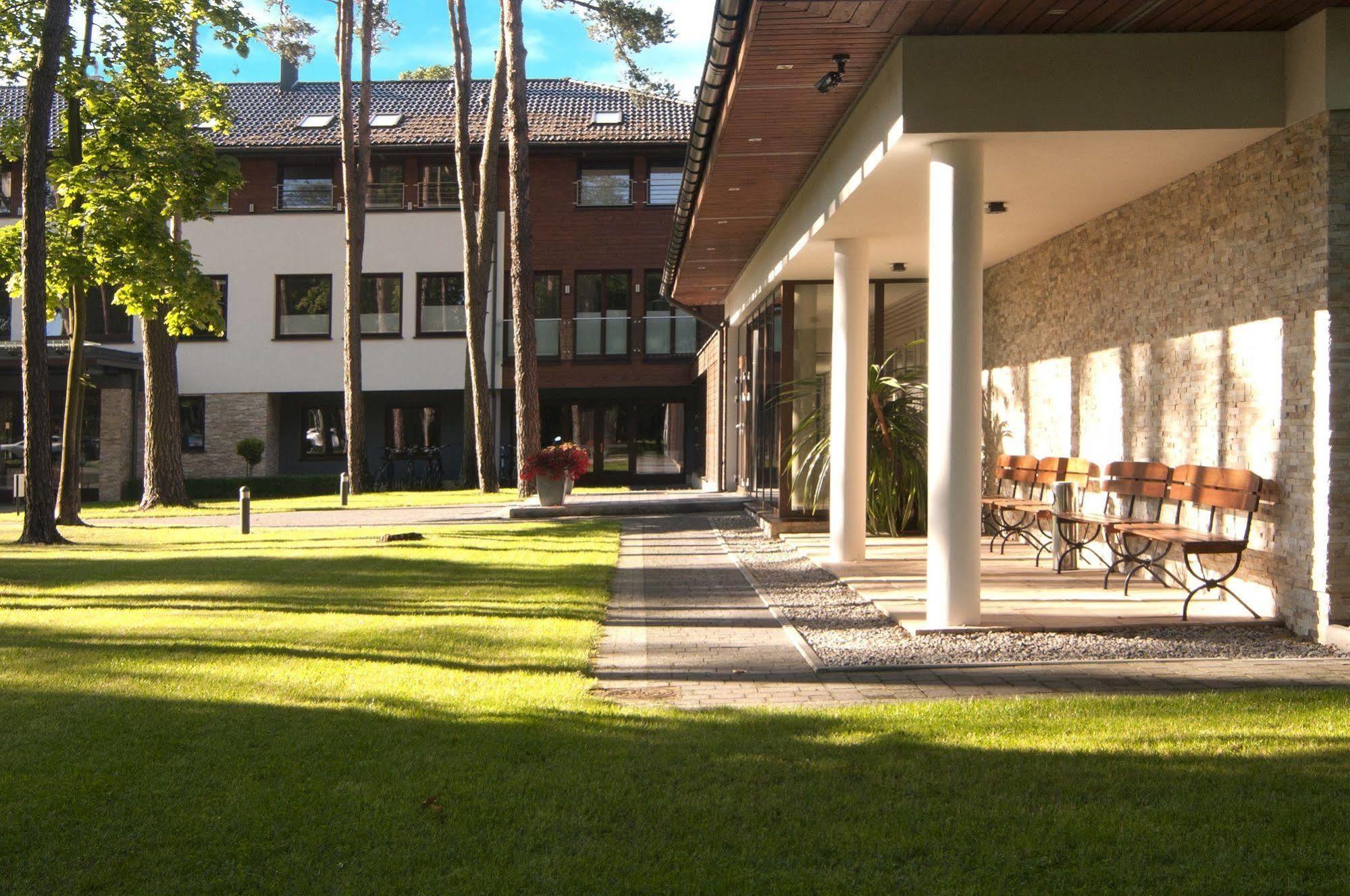 Columna Medica Hotel Lask Bagian luar foto